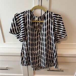 Stylish Geometric Pattern Top - Small